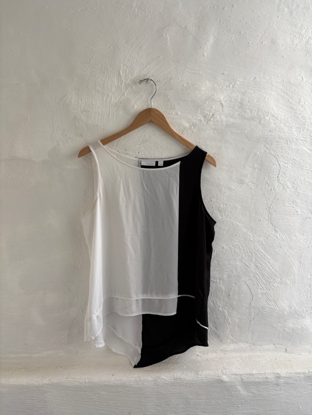 New York company woman’s size large Colorblock sleeveless blouse